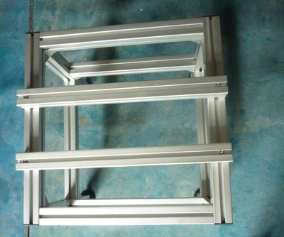 鋁及鋁合金設(shè)備支架與5050工業(yè)鋁型材車間工作臺 上海悅昕鋁制品業(yè)務(wù)部的專業(yè)制造